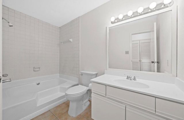 10811 Richmond Avenue 72, Houston, TX 77042