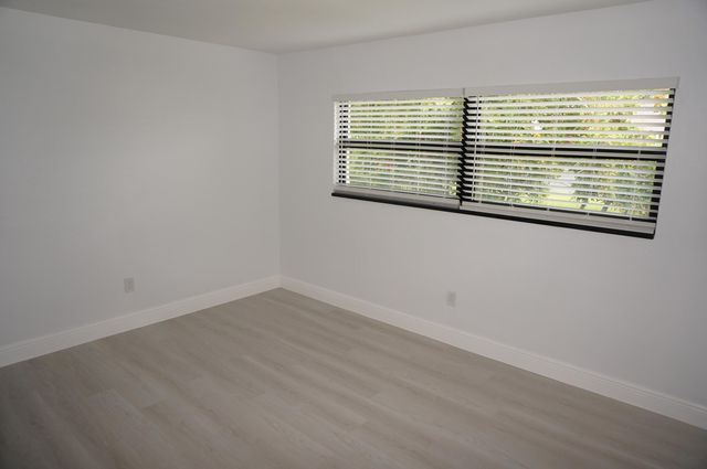1513 39TH Street, West Palm Beach, FL 33407