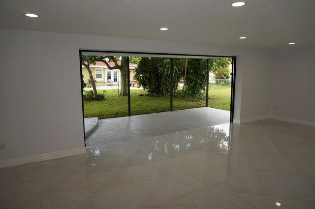 1513 39TH Street, West Palm Beach, FL 33407