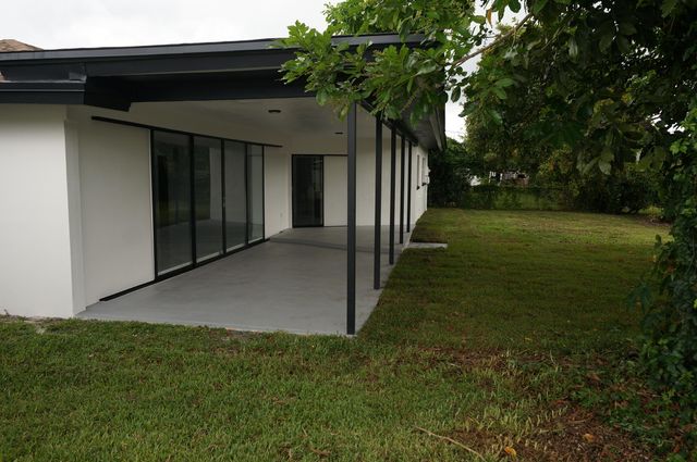 1513 39TH Street, West Palm Beach, FL 33407