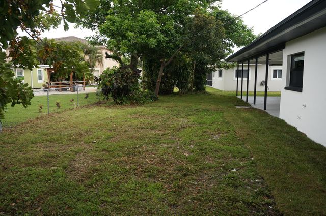 1513 39TH Street, West Palm Beach, FL 33407