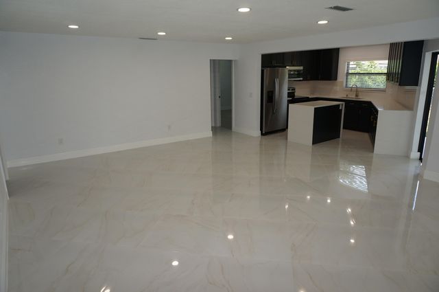 1513 39TH Street, West Palm Beach, FL 33407