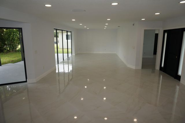 1513 39TH Street, West Palm Beach, FL 33407
