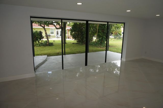 1513 39TH Street, West Palm Beach, FL 33407