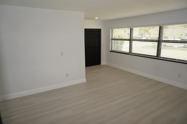 1513 39TH Street, West Palm Beach, FL 33407