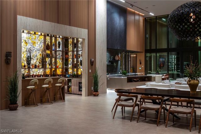 6616 Trail BLVD, Naples, FL 34108