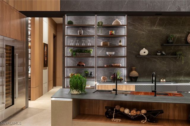 6616 Trail BLVD, Naples, FL 34108