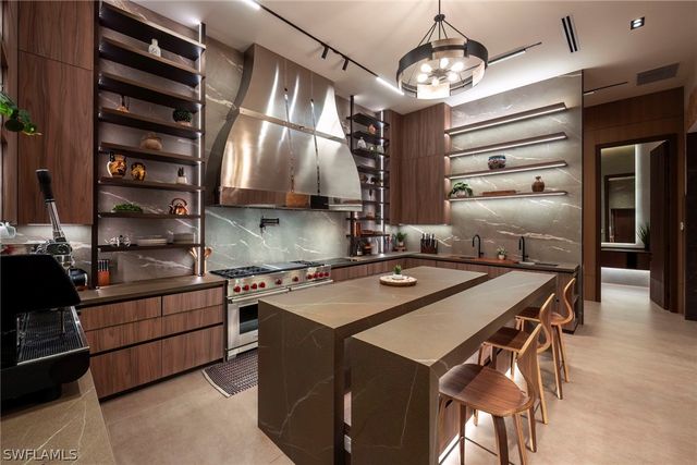 6616 Trail BLVD, Naples, FL 34108