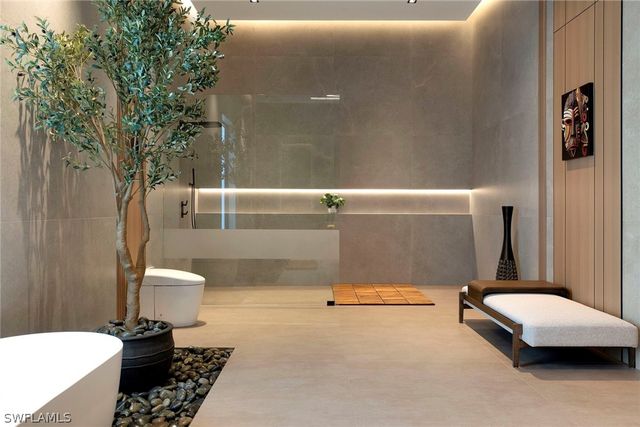 6616 Trail BLVD, Naples, FL 34108