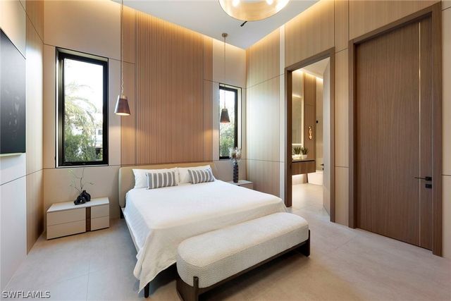 6616 Trail BLVD, Naples, FL 34108