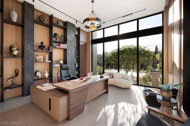 6616 Trail BLVD, Naples, FL 34108