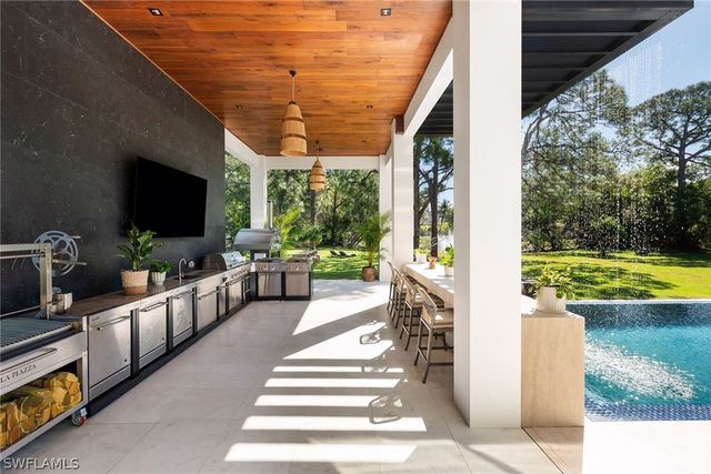 6616 Trail BLVD, Naples, FL 34108