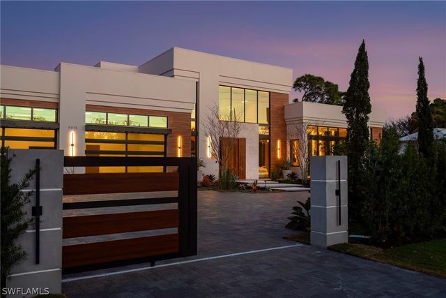 6616 Trail BLVD, Naples, FL 34108