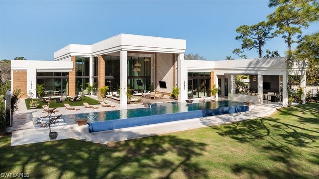 6616 Trail BLVD, Naples, FL 34108