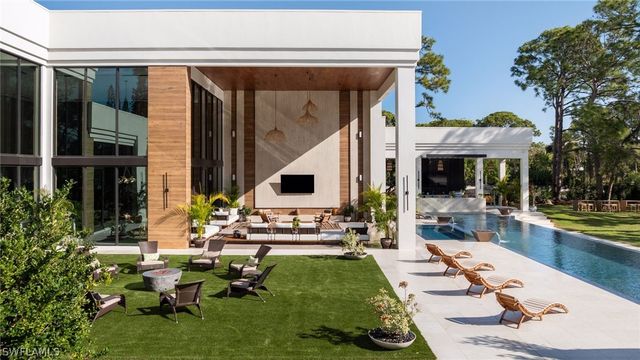 6616 Trail BLVD, Naples, FL 34108