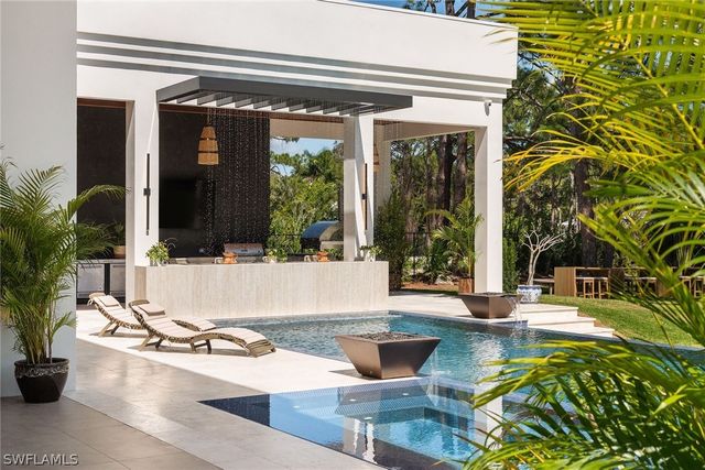 6616 Trail BLVD, Naples, FL 34108