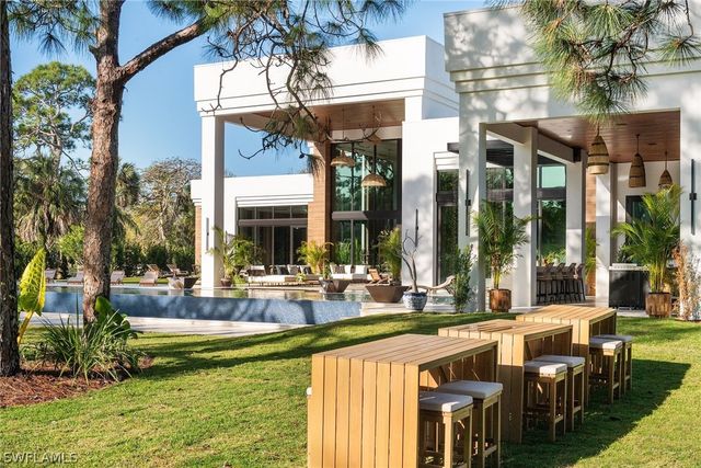 6616 Trail BLVD, Naples, FL 34108