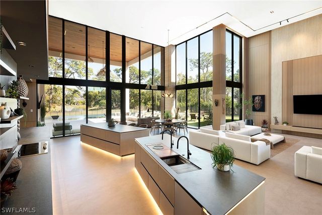 6616 Trail BLVD, Naples, FL 34108