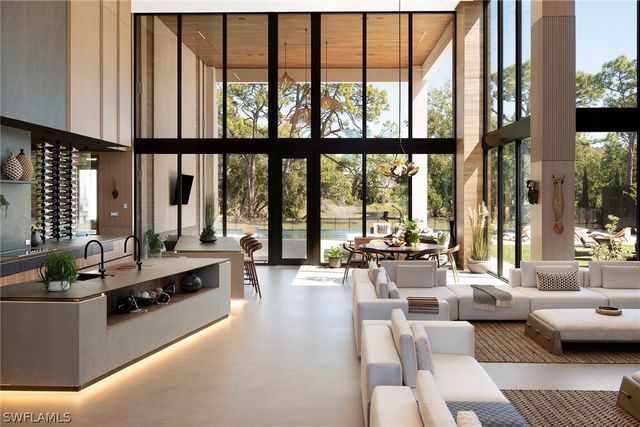 6616 Trail BLVD, Naples, FL 34108