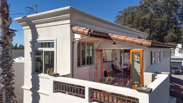 2870 Chesterfield Drive, Santa Cruz, CA 95062