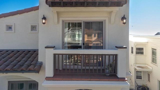 2870 Chesterfield Drive, Santa Cruz, CA 95062