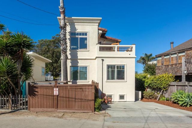 2870 Chesterfield Drive, Santa Cruz, CA 95062