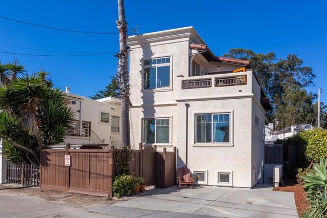 2870 Chesterfield Drive, Santa Cruz, CA 95062