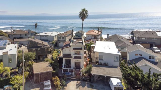 2870 Chesterfield Drive, Santa Cruz, CA 95062