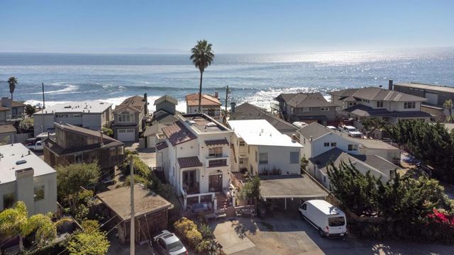 2870 Chesterfield Drive, Santa Cruz, CA 95062