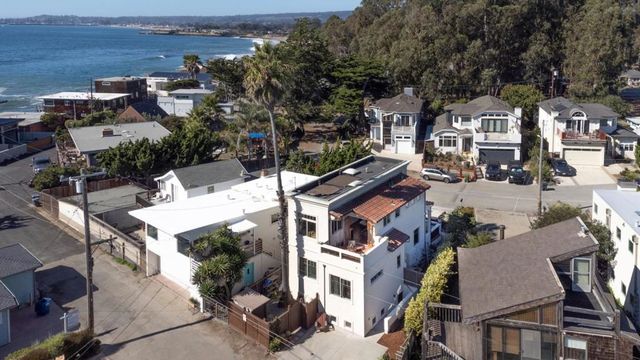 2870 Chesterfield Drive, Santa Cruz, CA 95062