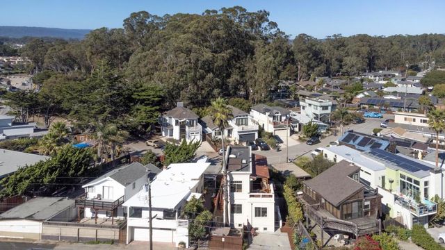 2870 Chesterfield Drive, Santa Cruz, CA 95062