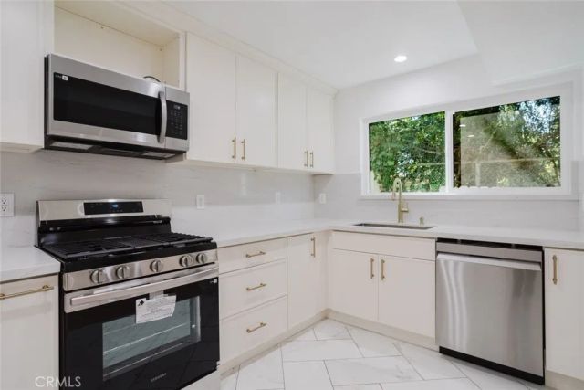 8740 Willis Avenue 6, Panorama City, CA 91402