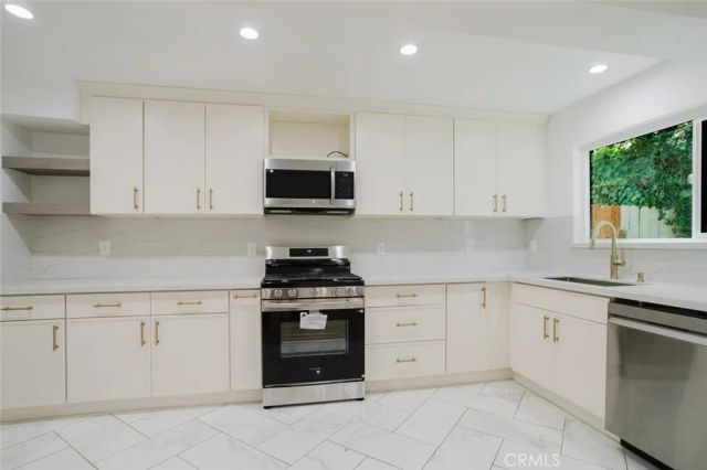 8740 Willis Avenue 6, Panorama City, CA 91402