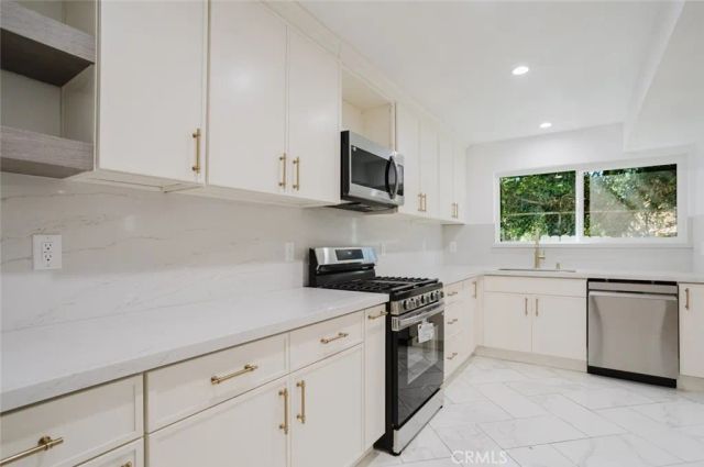 8740 Willis Avenue 6, Panorama City, CA 91402