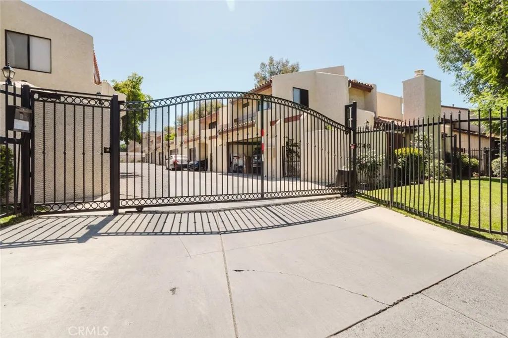 8740 Willis Avenue 6, Panorama City, CA 91402