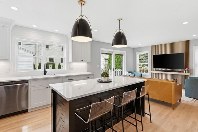 5973 N Bay Ridge AVENUE, Whitefish Bay, WI 53217