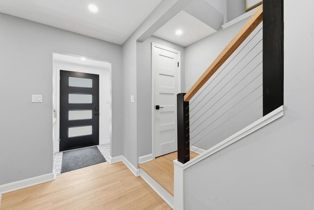 5973 N Bay Ridge AVENUE, Whitefish Bay, WI 53217