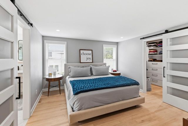 5973 N Bay Ridge AVENUE, Whitefish Bay, WI 53217