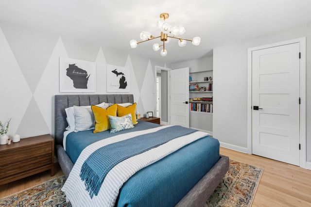 5973 N Bay Ridge AVENUE, Whitefish Bay, WI 53217