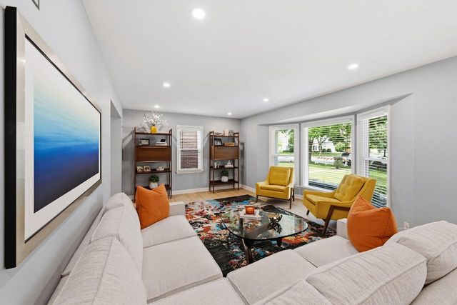 5973 N Bay Ridge AVENUE, Whitefish Bay, WI 53217