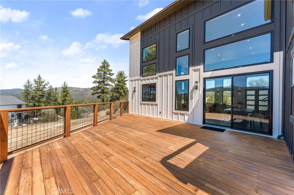 Image 19 of property listing at 506 Woodbridge Drive, Big Bear City, CA 92314