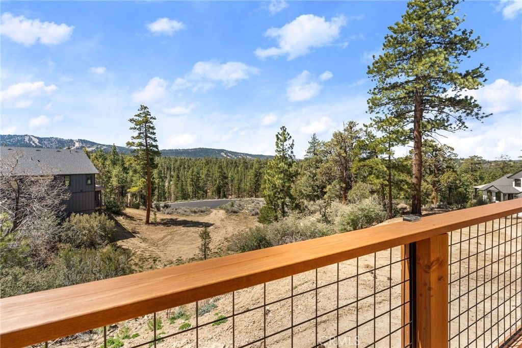 Image 23 of property listing at 506 Woodbridge Drive, Big Bear City, CA 92314