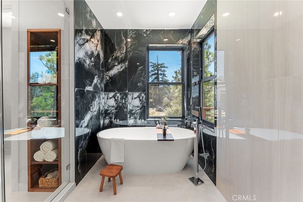 Image 32 of property listing at 506 Woodbridge Drive, Big Bear City, CA 92314