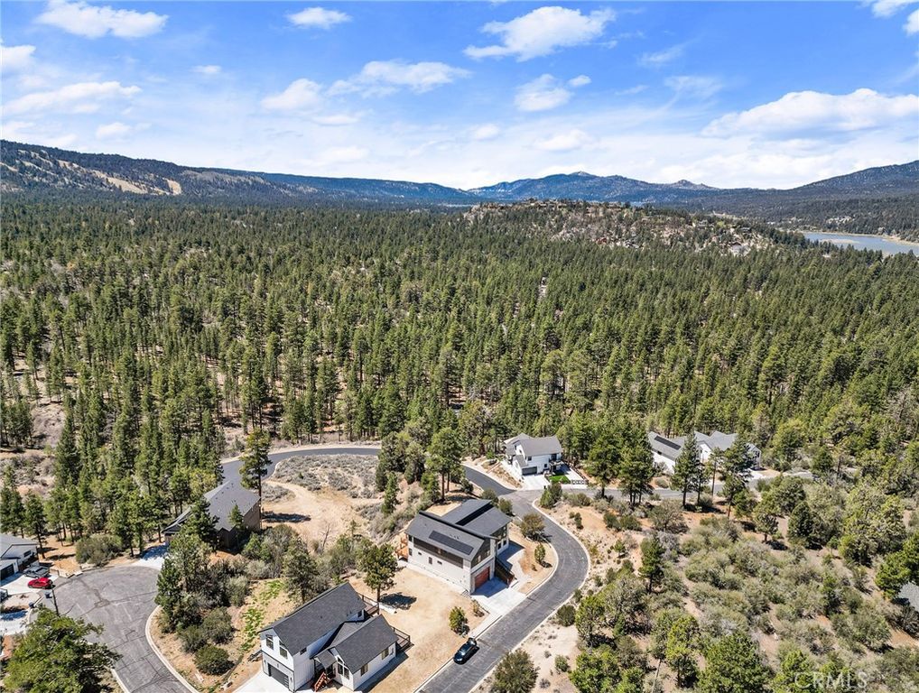 Image 58 of property listing at 506 Woodbridge Drive, Big Bear City, CA 92314