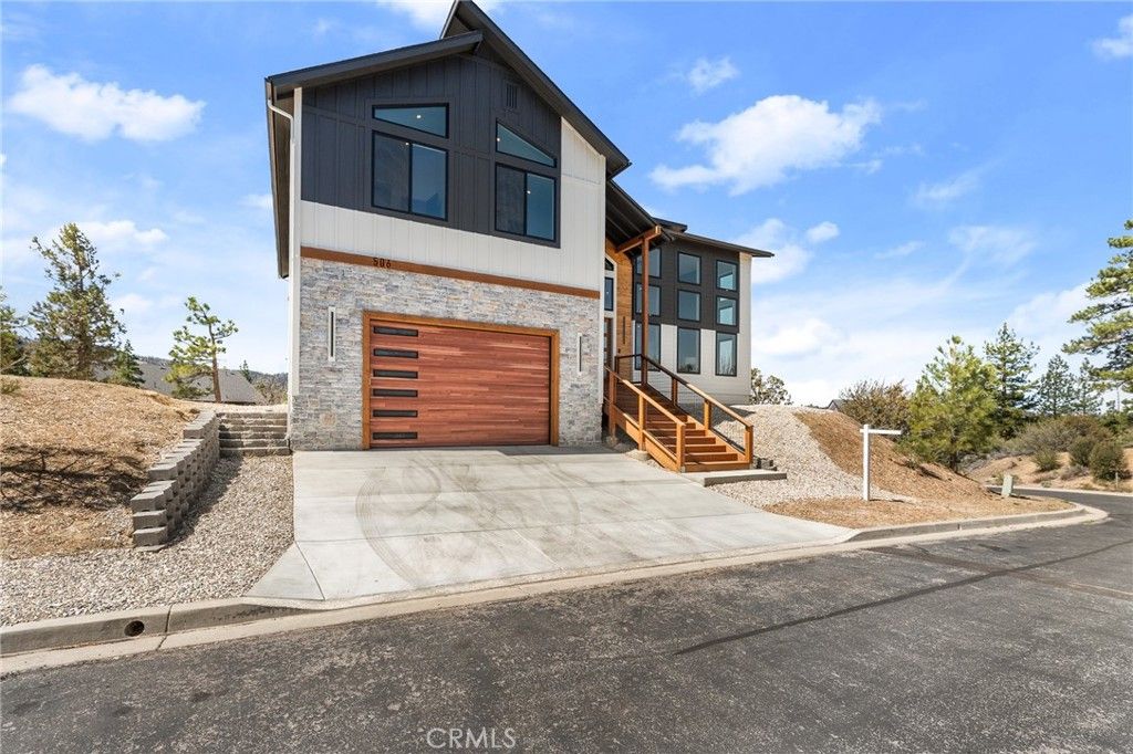 Image 61 of property listing at 506 Woodbridge Drive, Big Bear City, CA 92314