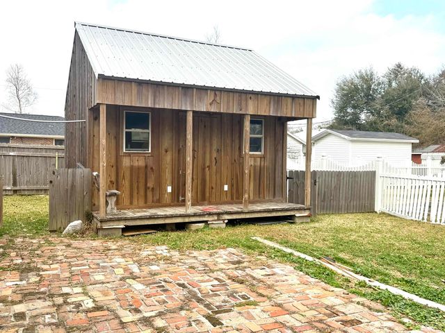 422 Justin St, Lockport, LA 70394