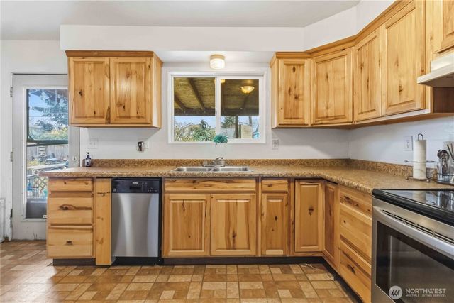 2947 Douglas St, Longview, WA 98632