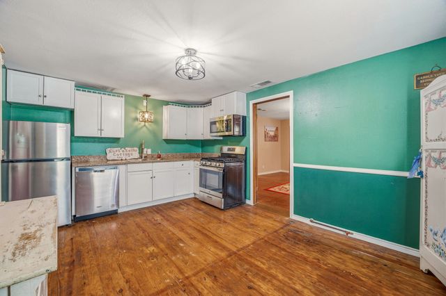 401 E Bridge Street, Granbury, TX 76048