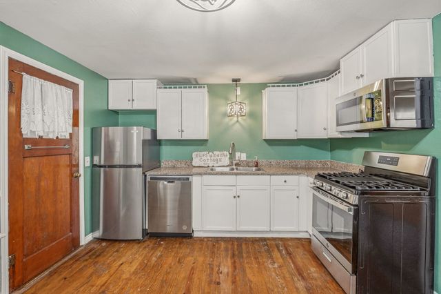 401 E Bridge Street, Granbury, TX 76048