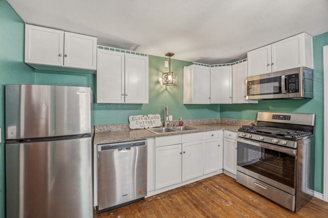 401 E Bridge Street, Granbury, TX 76048